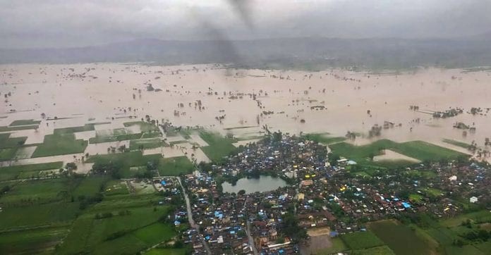 भारत में बाढ़ से इस साल 1400 लोगों की मौत