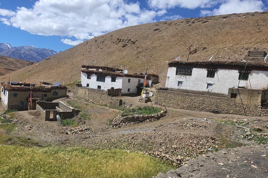 ग्राउंड रिपोर्ट: जलवायु परिवर्तन के खतरे से लड़ रहे हैं शीत रेगिस्तान के लोग