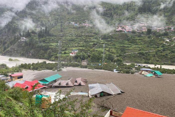 उत्तरकाशी में बादल फटने से तबाही: कई घर बहे; 4 की मौत, दर्जनों फंसे